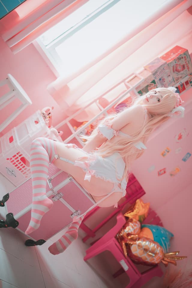 DJAWA ‘Angel de Rosa’ 写真集