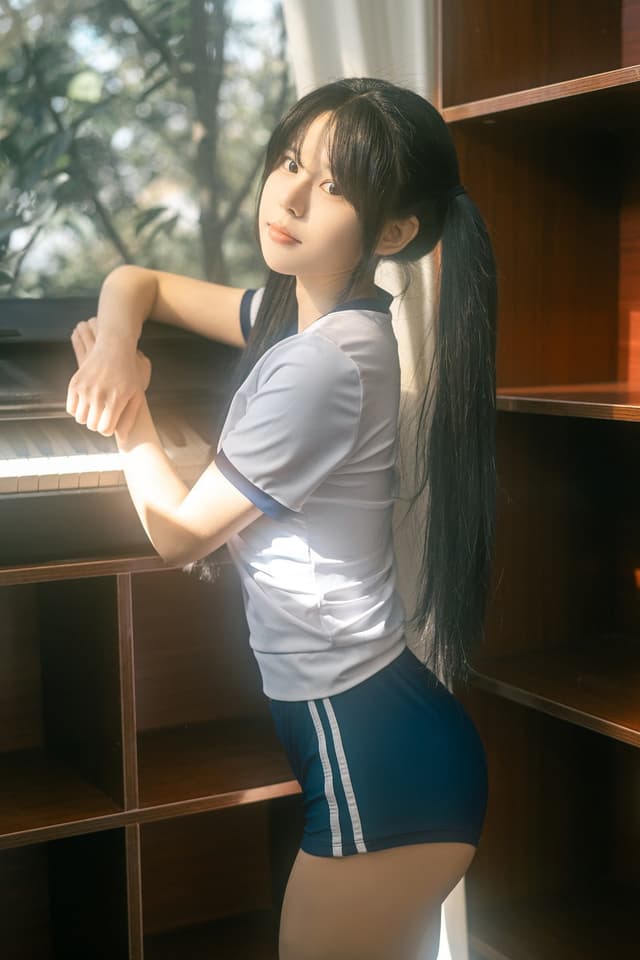 春の更衣室-体操服 写真集