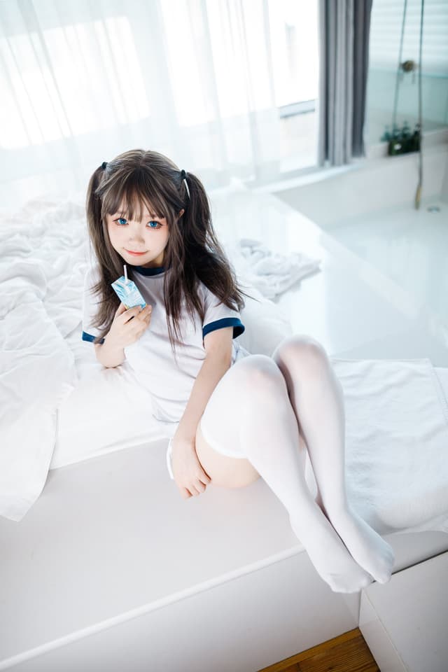 半双马尾体操服大腿袜