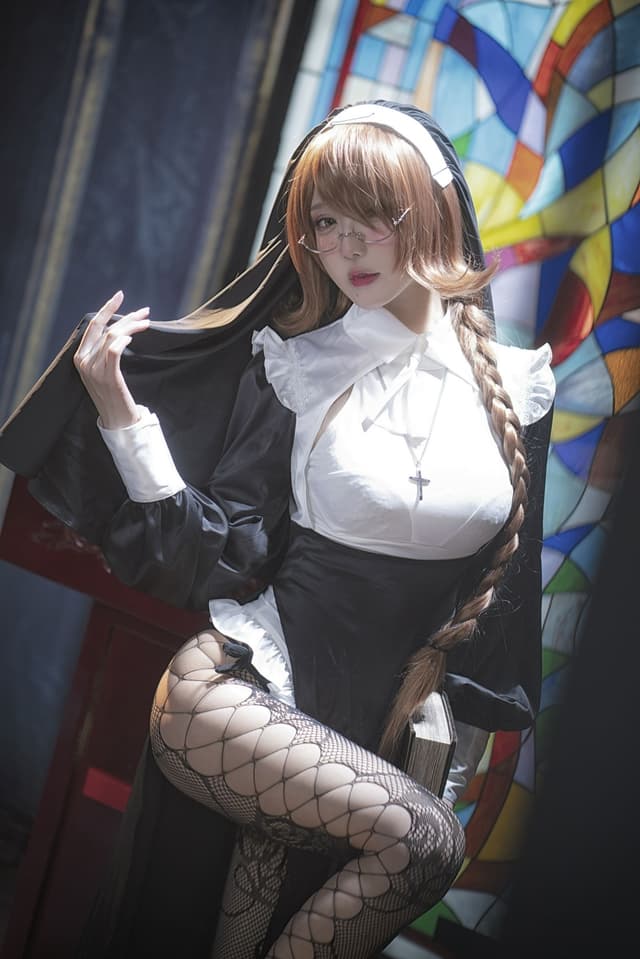 加冕 修女