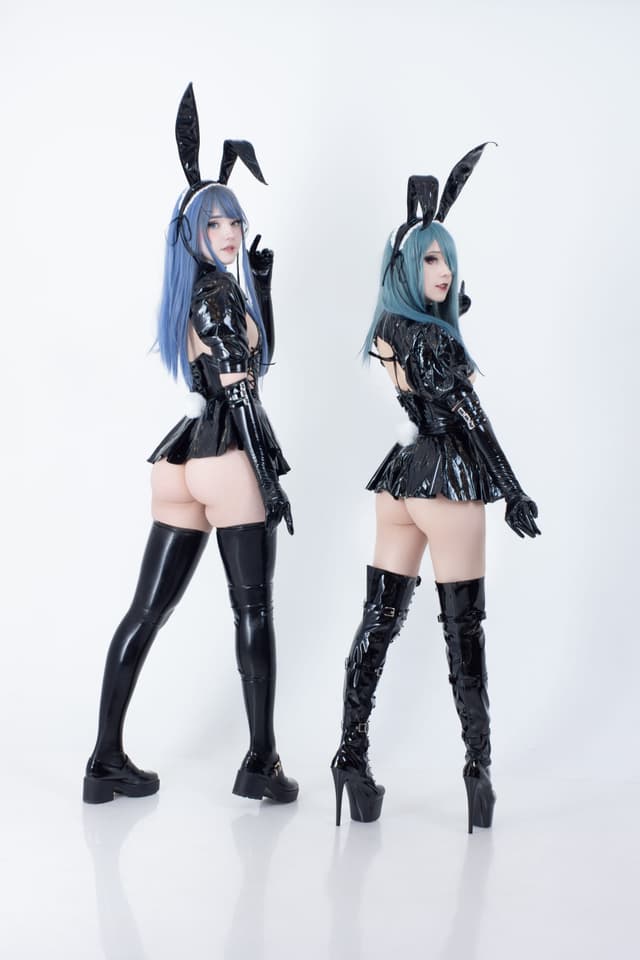 Latex Bunny Twins 写真集