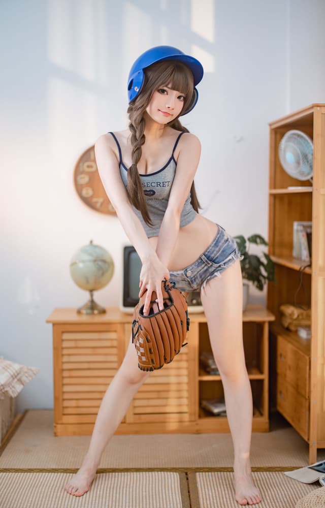 日式小背带 25P 写真集